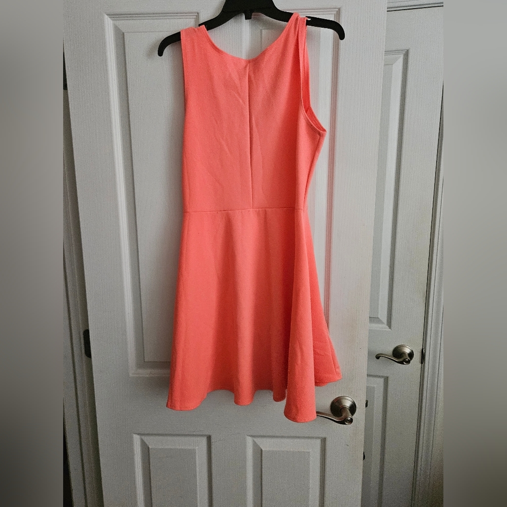 Dress - Picture 2 of 4